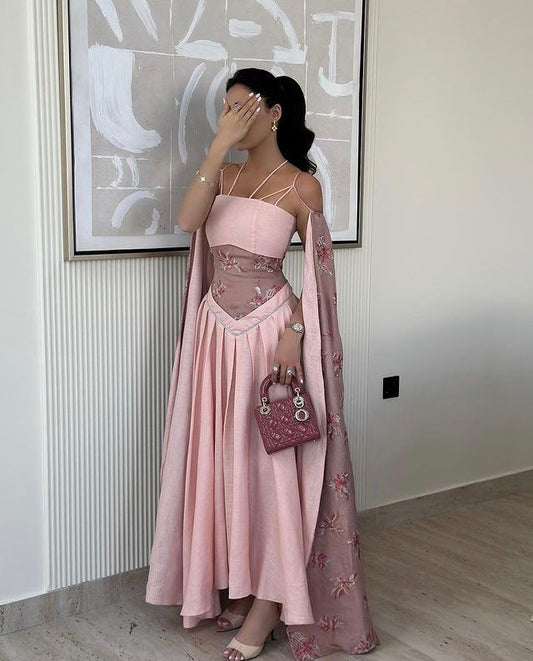 Robe de soirée longue en tulle à bretelles florales exquises et vintage rose nv3311