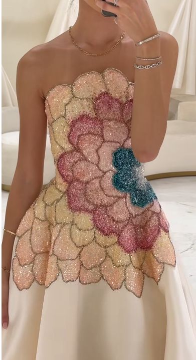 Elfenbeinweißes, wunderschönes, exquisites, langes Ballkleid mit Perlenbesatz, Abendkleid, Hochzeitskleid nv3533