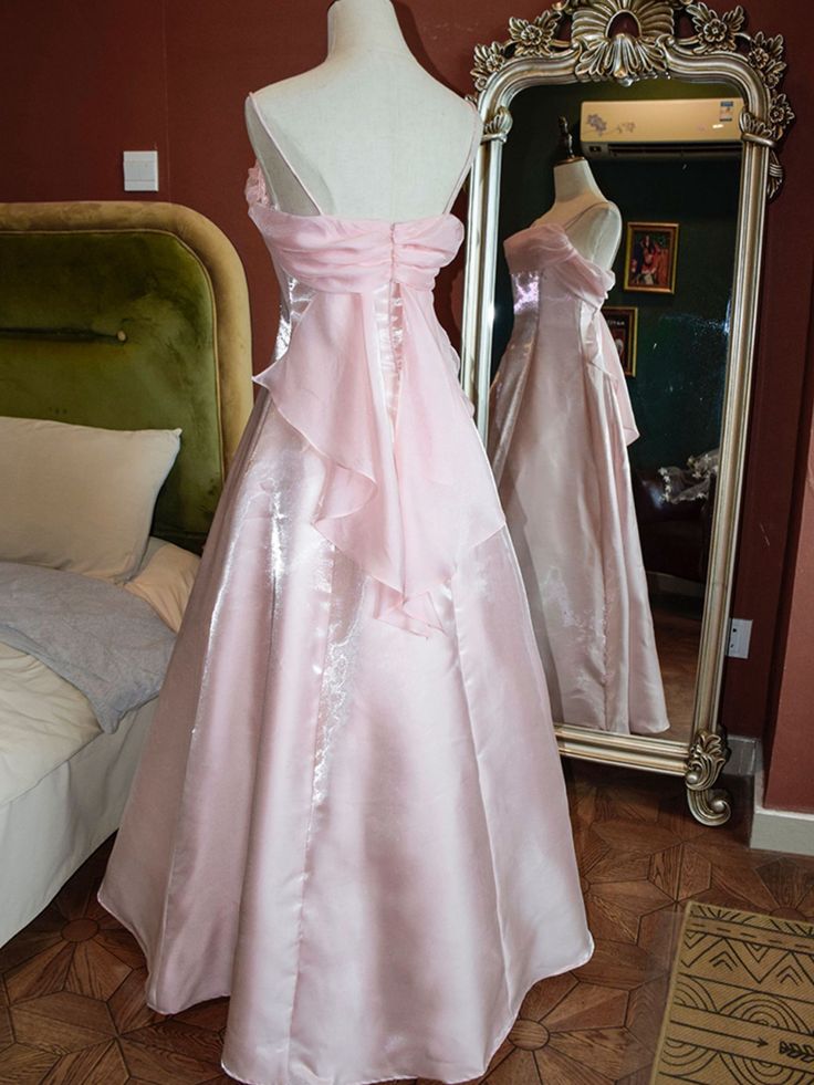 Robe de soirée longue en satin à bretelles spaghetti rose en tulle nv3347