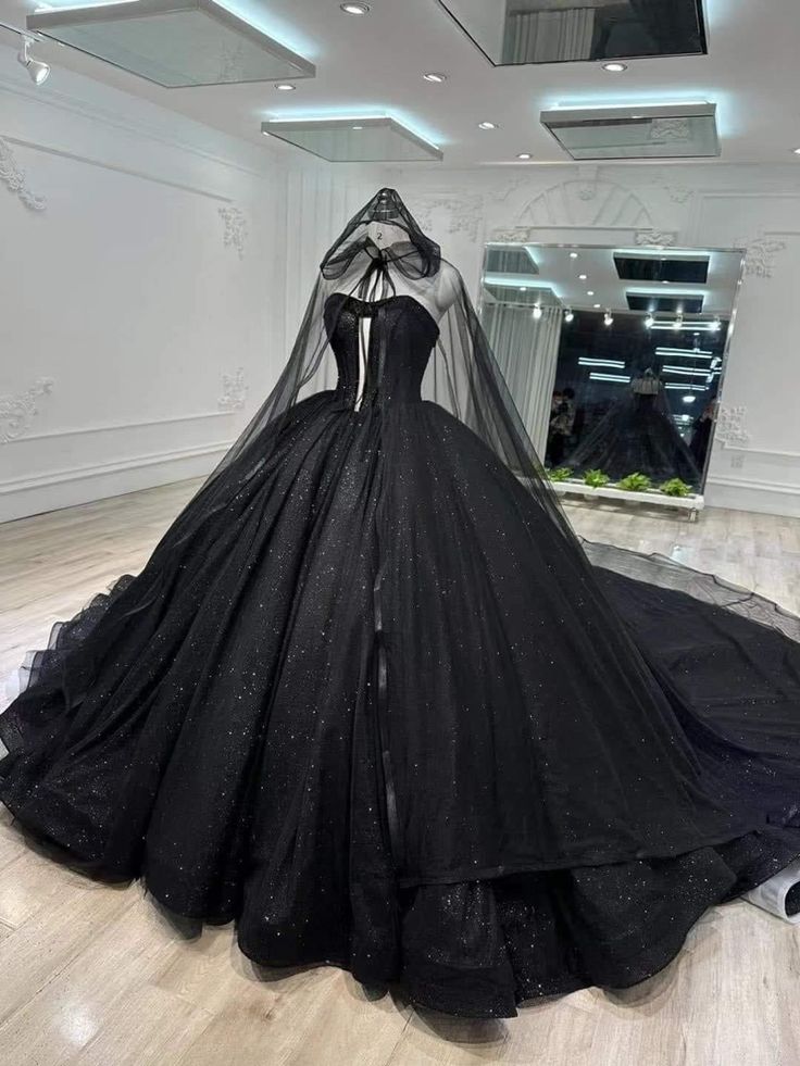 Robe de soirée longue en tulle noir brillant et élégant avec décolleté en cœur nv3113