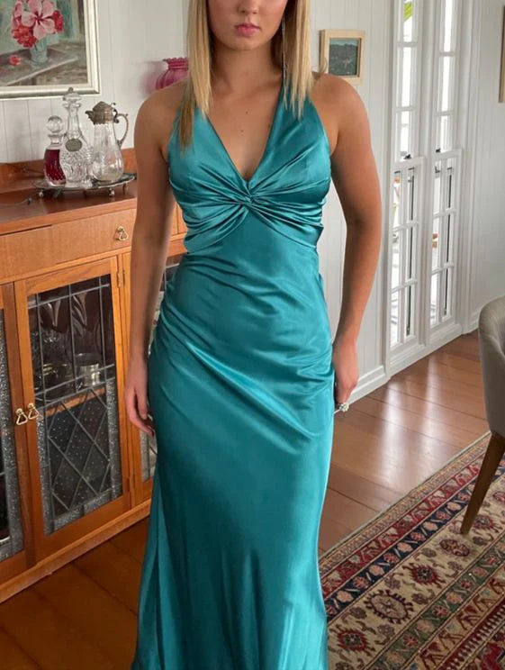 Robe de soirée longue en satin bleu à épaules dénudées et sans manches nv2284