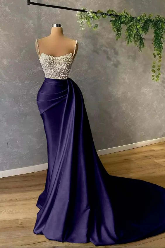 Robe de soirée sirène longue violette magnifique et charmante à bretelles spaghetti et perles nv1898