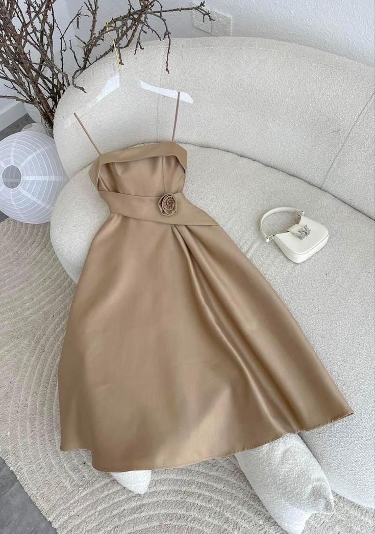 White/Champagne Spaghetti Strap Short Prom Dress Evening Dress Party Dress Homecoming Dress nv3007