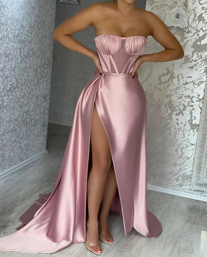 robe de soirée longue en satin froncé sans bretelles à coupe trompette avec fente nv1610