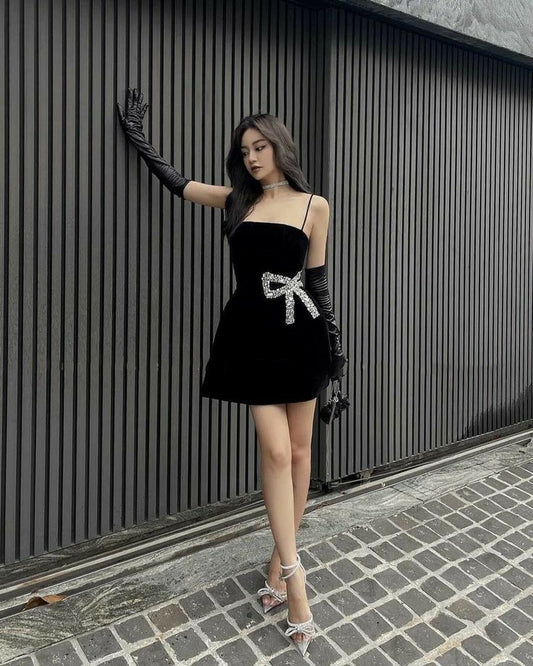 Black spaghetti straps stylish elegant cute rhinestone bow short mini homecoming dress holiday birthday party dress nv3133