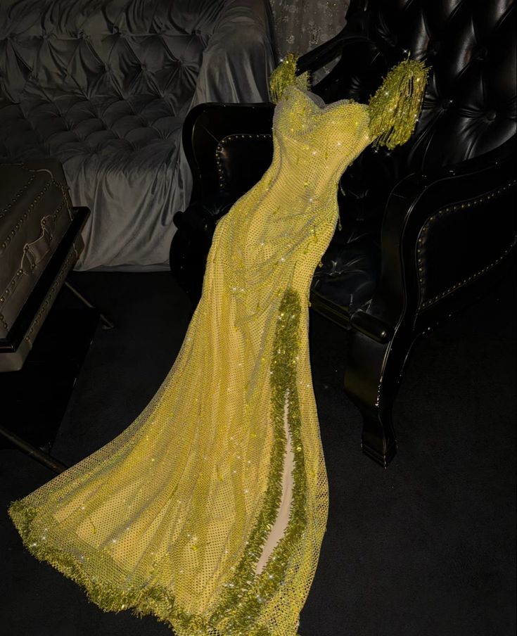 Yellow shiny sequins sweetheart neckline elegant long ball gown evening dress nv3149