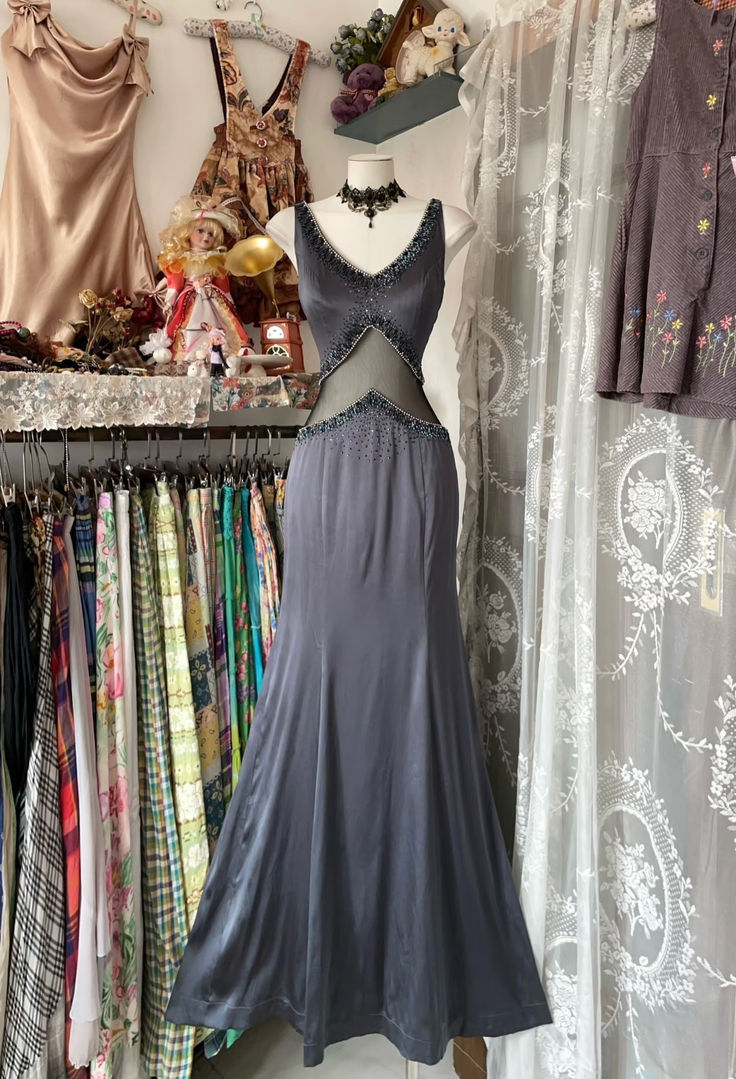 Gray Vintage Elegant Fashion V-neck Exquisite Beading Long Satin Ball Gown Evening Dress Party Dress nv3563