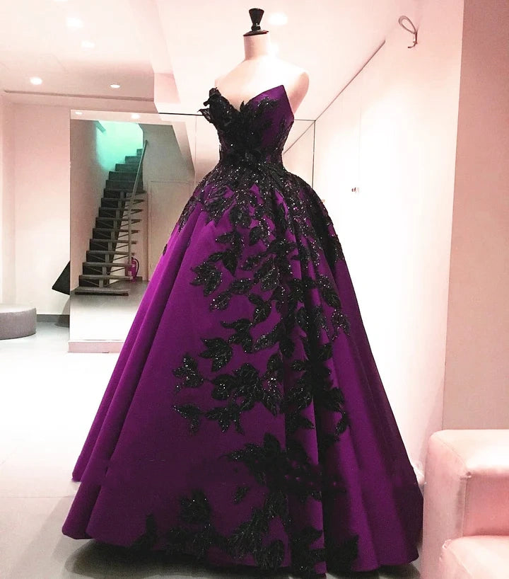 Robe de soirée longue en satin bordeaux magnifique et exquise avec appliques florales nv3369