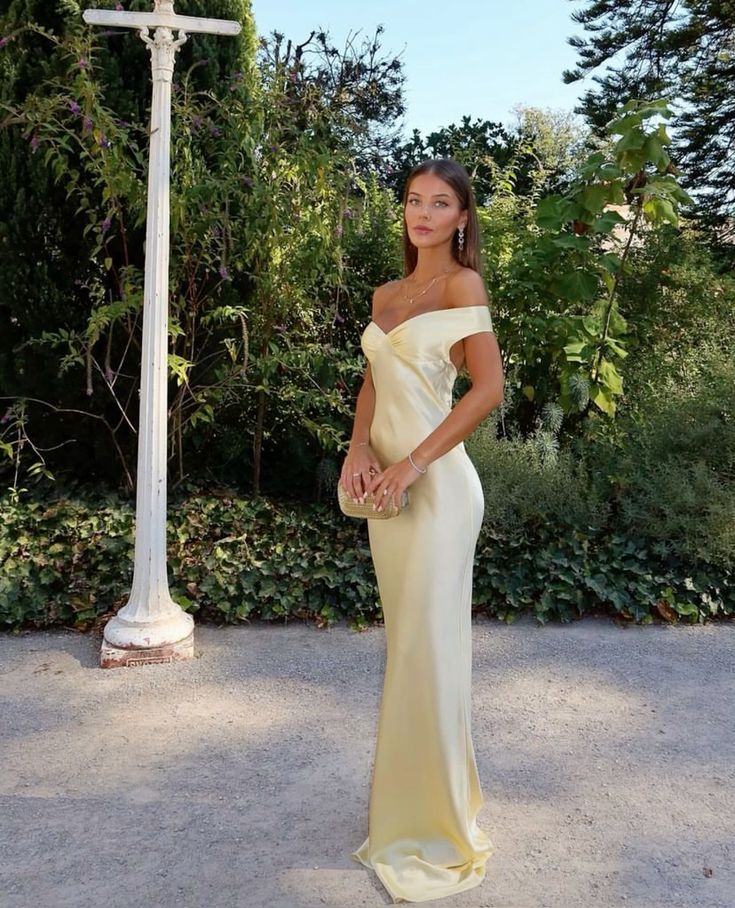 Light Yellow Simple Elegant Off-the-shoulder Long Mermaid Slim Fit Satin Ball Gown Evening Dress Party Dress nv3461