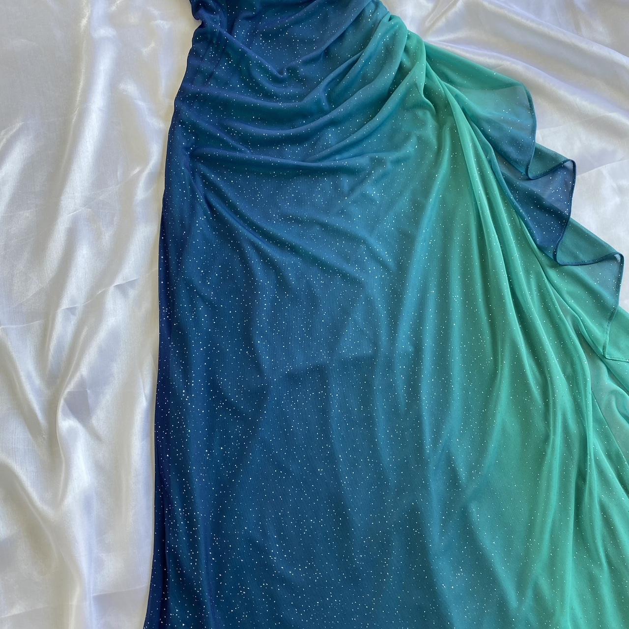 Robe de soirée longue en tulle vert brillant à volants et dégradé élégant nv3316