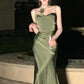 Robe de soirée longue en satin vert élégant à bretelles spaghetti et sirène nv2325