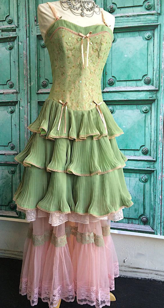 Green A-line Tiered Long Ball Gown Lace Party Dress Evening Gown nv1982