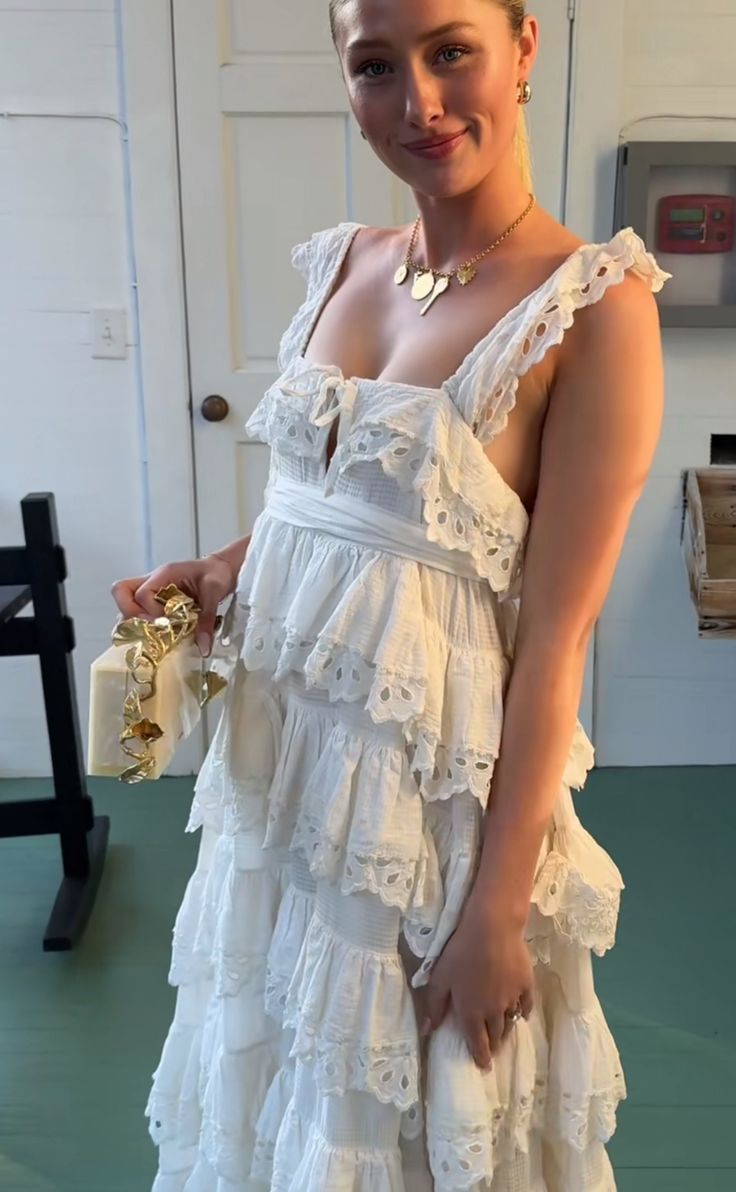 Robe de soirée longue en tulle à volants en dentelle blanche exquise et élégante nv3362