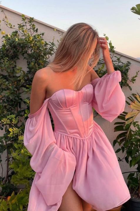 Robe de soirée courte en tulle à manches longues et col en cœur rose nv2798