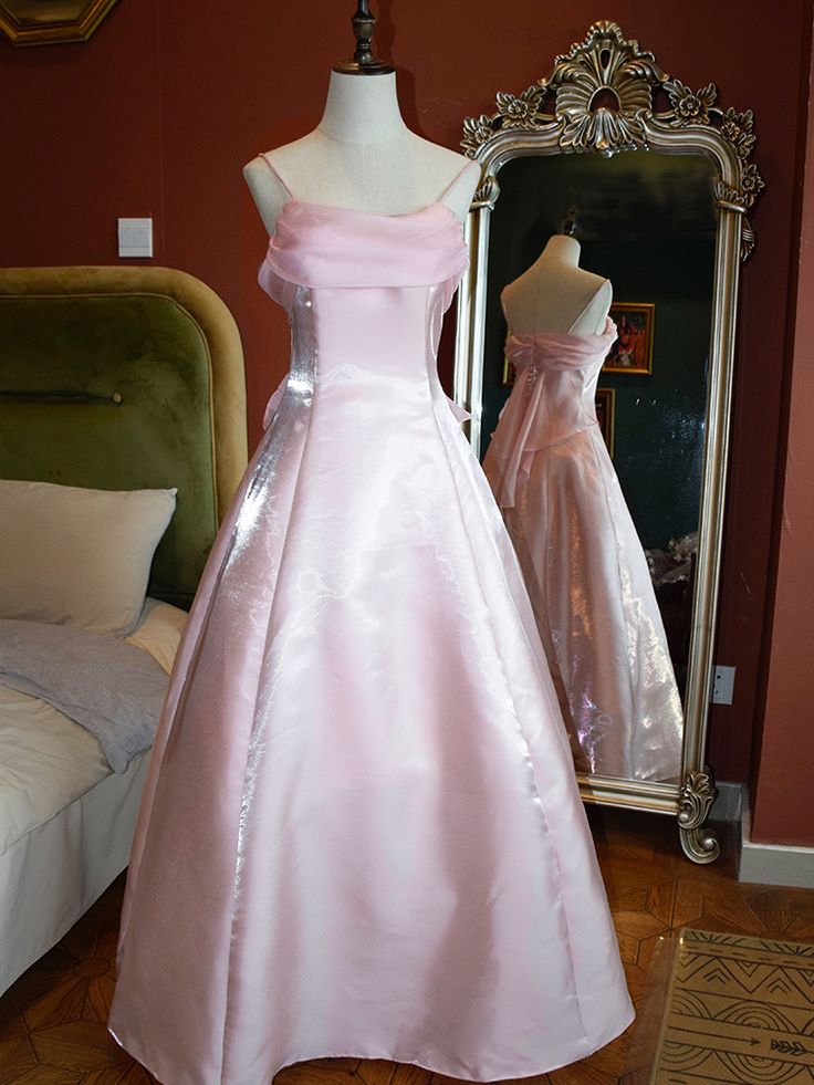 Robe de soirée longue en satin à bretelles spaghetti rose en tulle nv3347