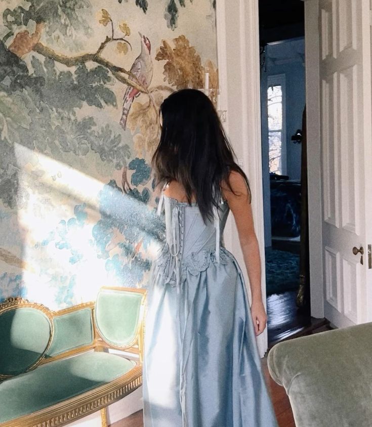 Robe de soirée longue en satin bleu vintage à bretelles élégantes nv3321