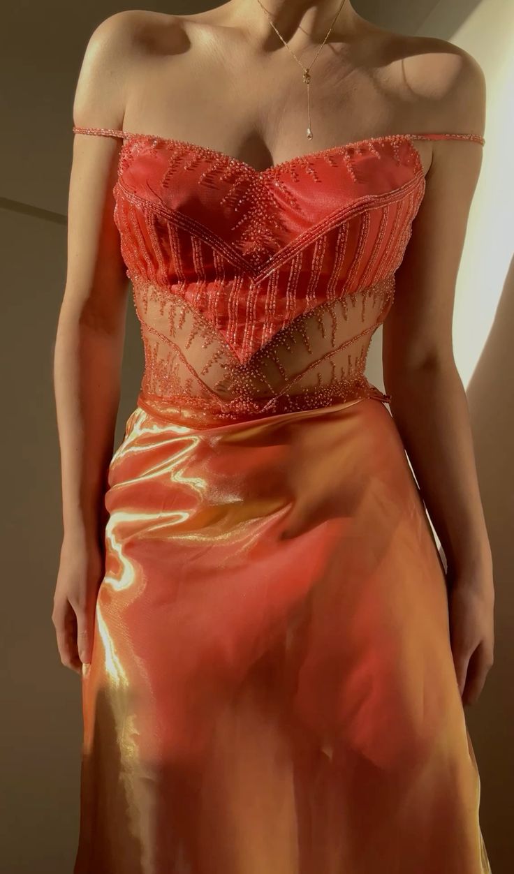 Robe de soirée longue en tulle à bretelles spaghetti et perles Orange Fashion exquise nv3318