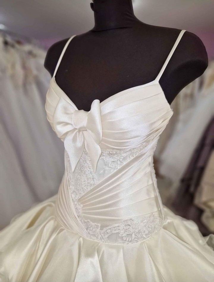 Ivory White Sweet Elegant Spaghetti Strap A-Line Long Satin Lace Ball Gown Evening Gown Wedding Dress Bridal Gown Wedding Dress nv3418