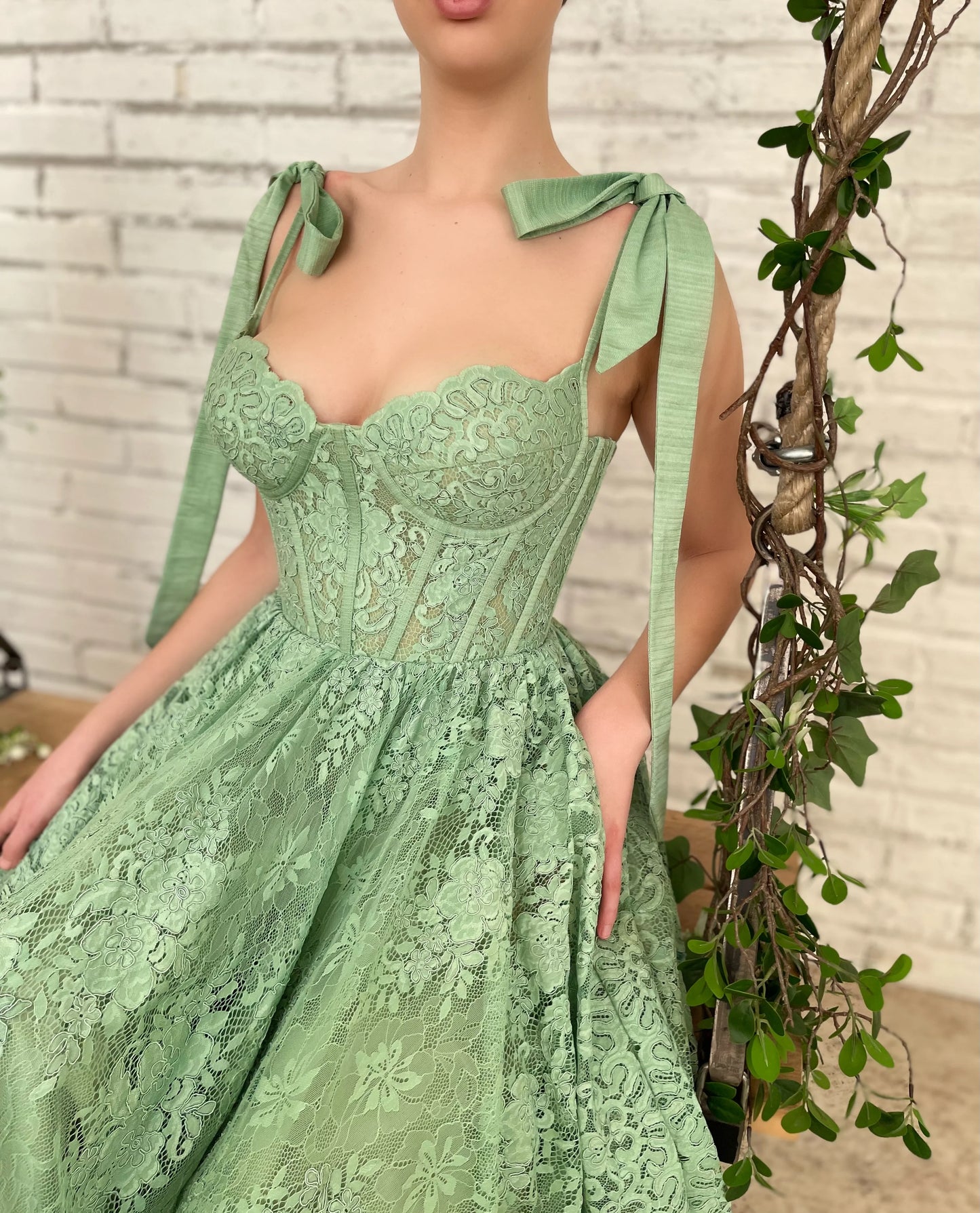 Green Lace Midi Ball Gown Sweetheart Bow Straps Boned Waist A-Line Wedding Party Dress Backless Formal nv1674