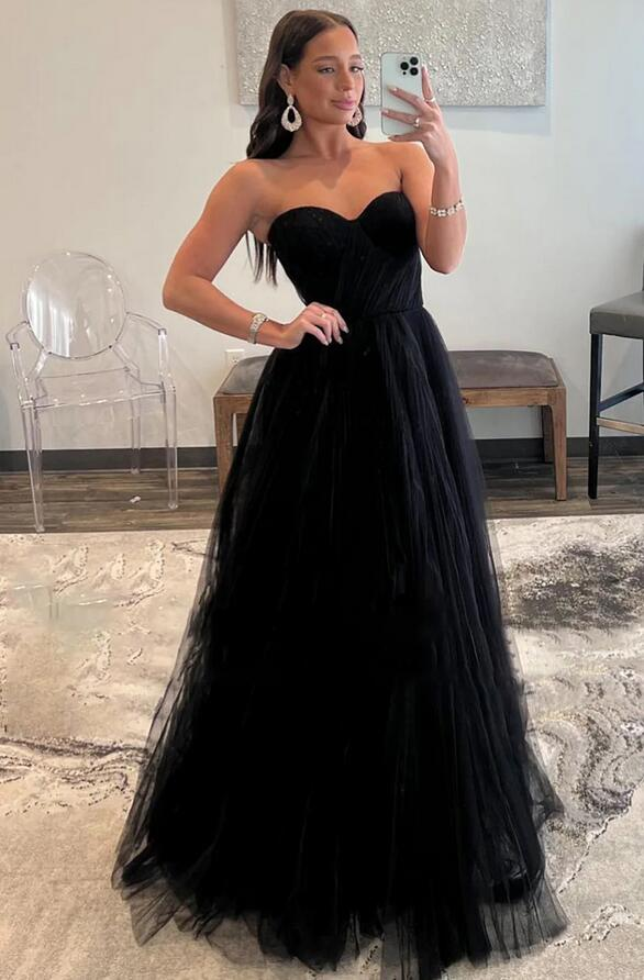 Robe de bal longue en tulle à décolleté en cœur noir nv1018