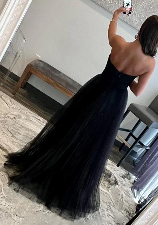 Robe de bal longue en tulle à décolleté en cœur noir nv1018